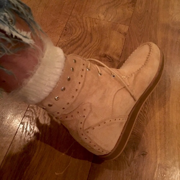 READ DETAILS~ HIDDEN WEDGE TAN BOOTIE WITH SILVER SMALL STUD EMBELLISHMENT - Picture 5 of 16